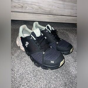 Women’s ON Cloudflyer Running Sneakers